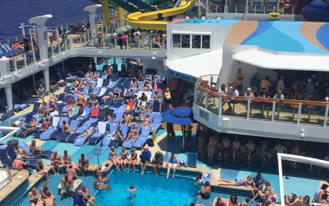 An image of the Cruise Ship Deck.